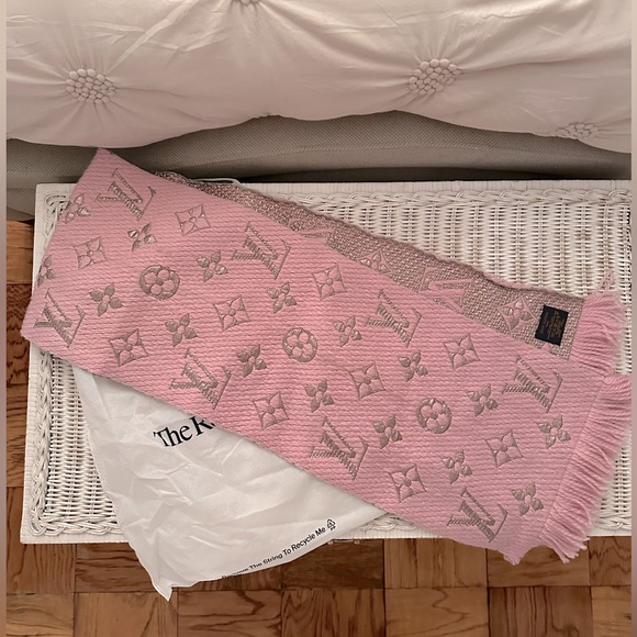 Louis Vuitton Logomania shine wool scarf